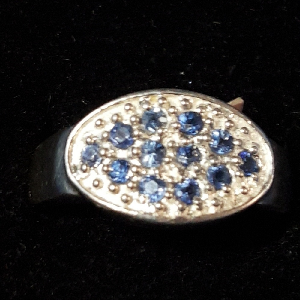 Sapphire ring in Sterling silver